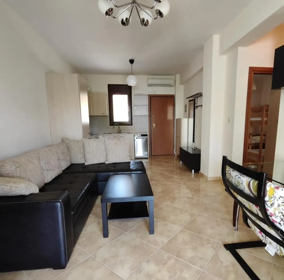Kamelia Apartment نيكيتي